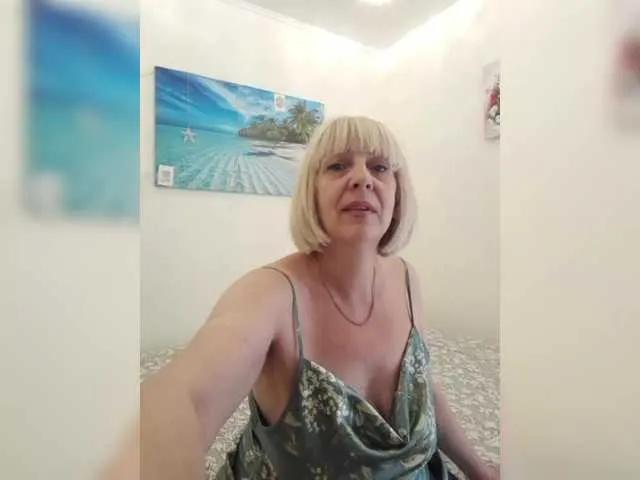 Offline mery8poppins on BongaCams