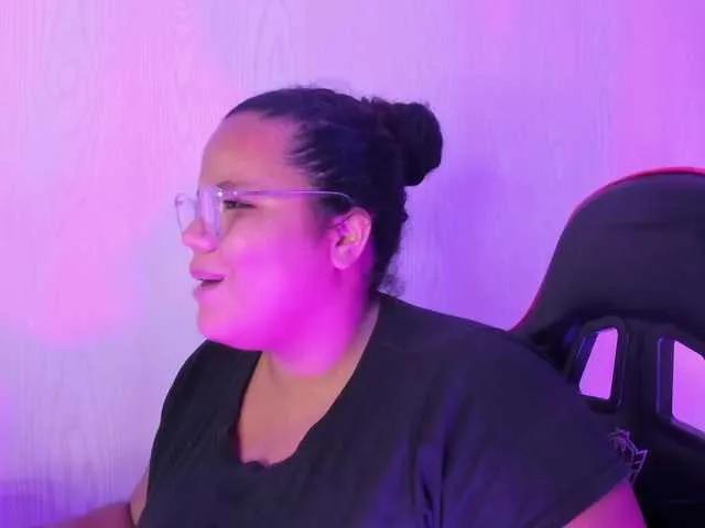 Offline MhiaRey on BongaCams