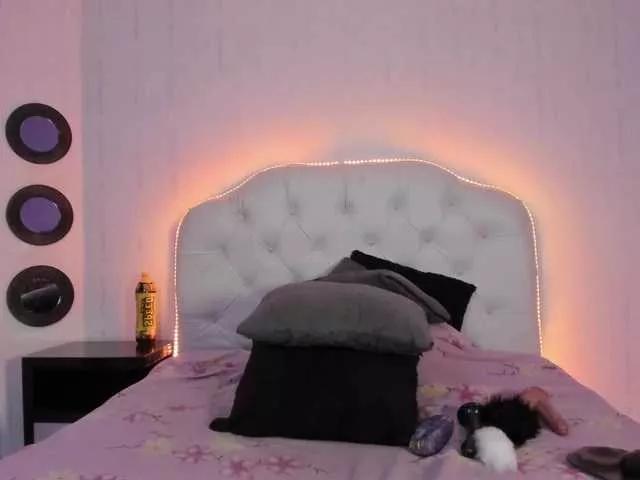 Offline Mia-Alexis on BongaCams