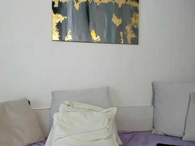 Offline Mia-Callme on BongaCams