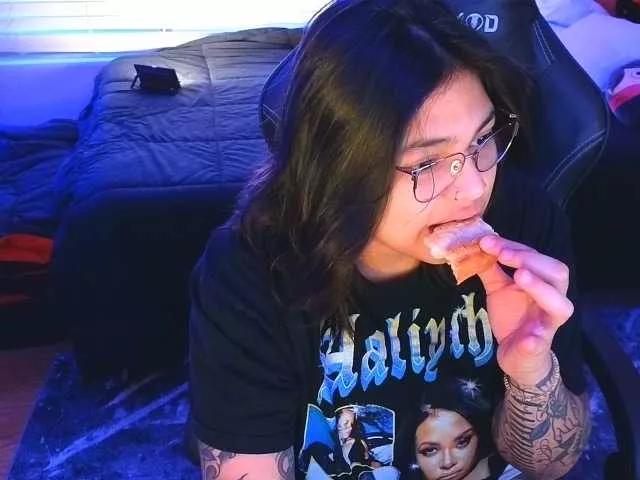 Offline Miacanelaxo on BongaCams