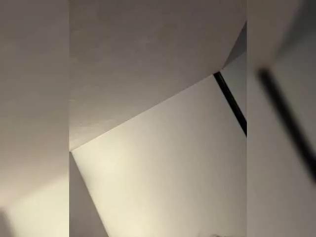 Offline MiamiMur on BongaCams