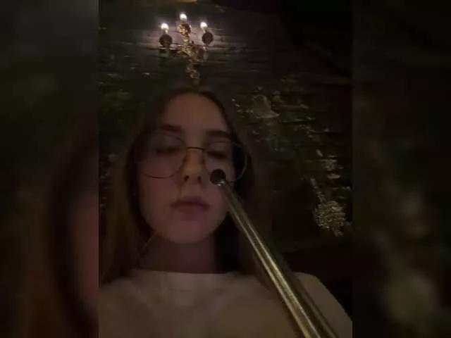 Freechat Milkaff- on BongaCams