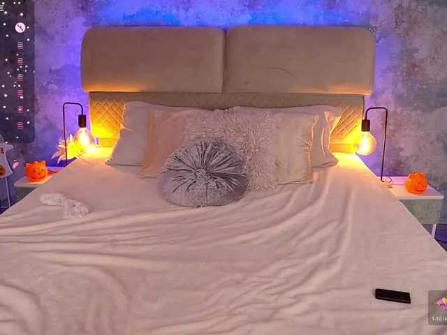 BongaCams MirandaHobbs is Freechat MirandaHobbs — I will be made by confident people, attention to details and sincere compliments. I love when the partner knows how to support a passionate dialogue.