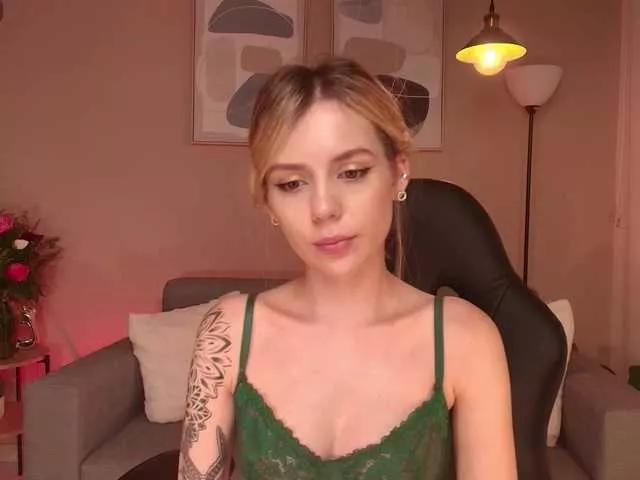 Offline MirandaShaw on BongaCams