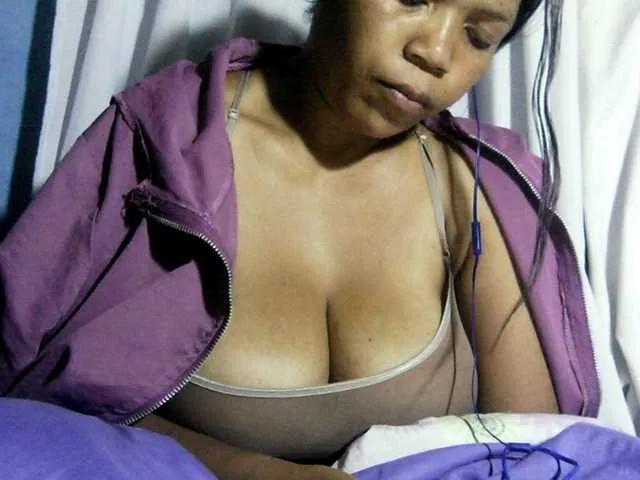 Offline MIRANDAW on BongaCams