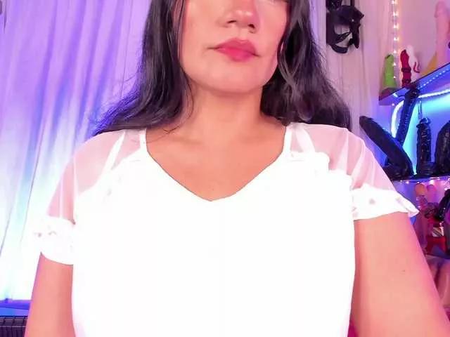 Freechat moly2510 on BongaCams