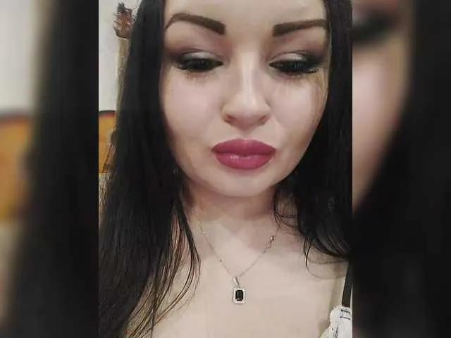 Offline Monica- on BongaCams