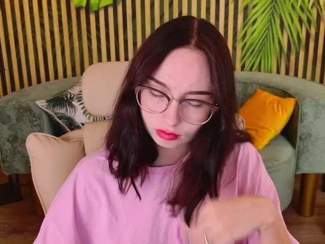 Offline MonikaCarter on BongaCams