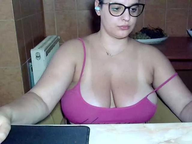 Offline MoniqQuuen on BongaCams