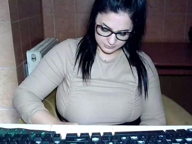 Offline MoniqQuuen on BongaCams