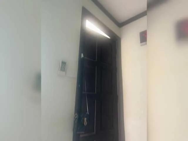 Offline Montenegro8 on BongaCams