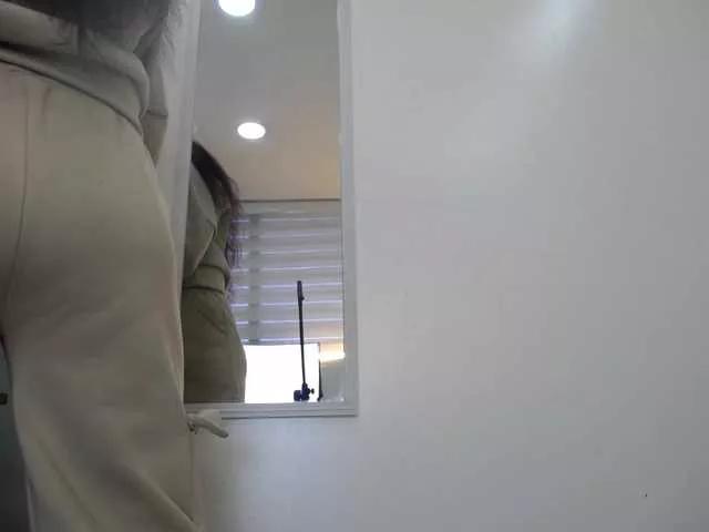 Offline moxa-hot on BongaCams