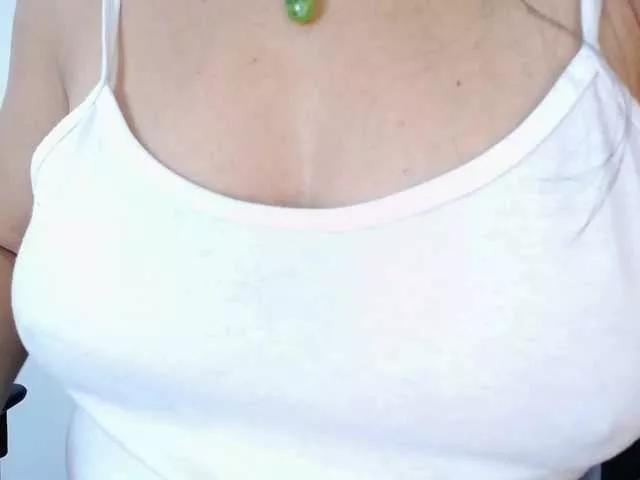 Offline moxa-hot on BongaCams