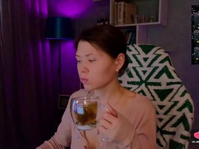 Offline MyLittlegi on BongaCams