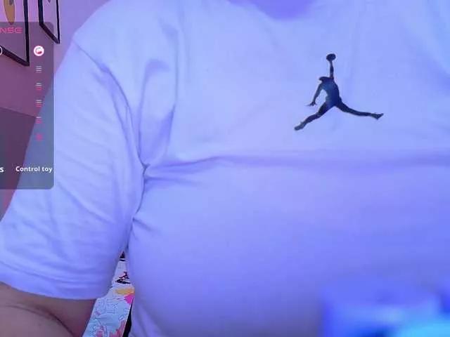 Offline naturalmoommy on BongaCams