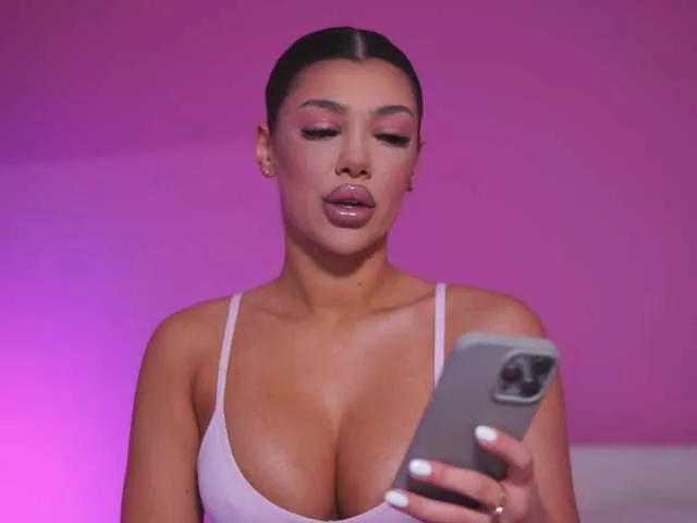 Freechat NatyDesiree on BongaCams