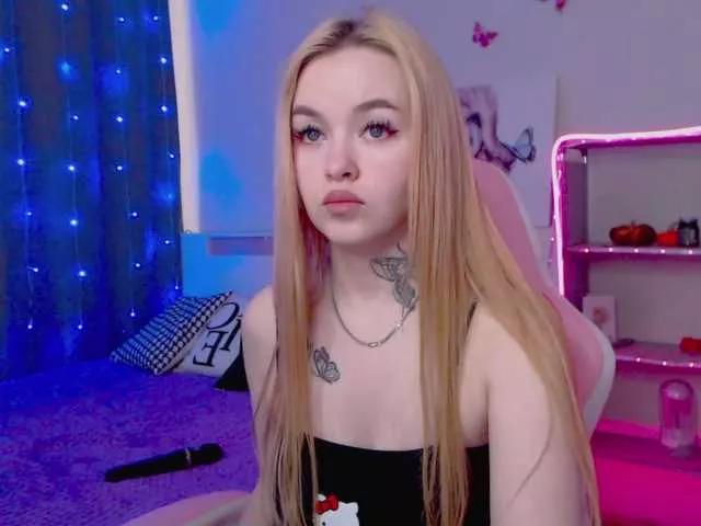 Offline NaughtyMable on BongaCams