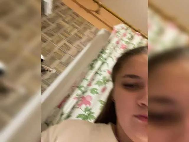 Offline Neisi on BongaCams