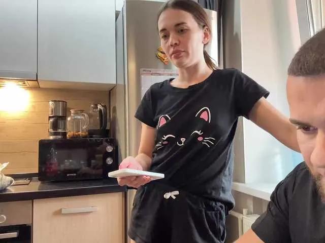 Offline No-Face-Guy on BongaCams