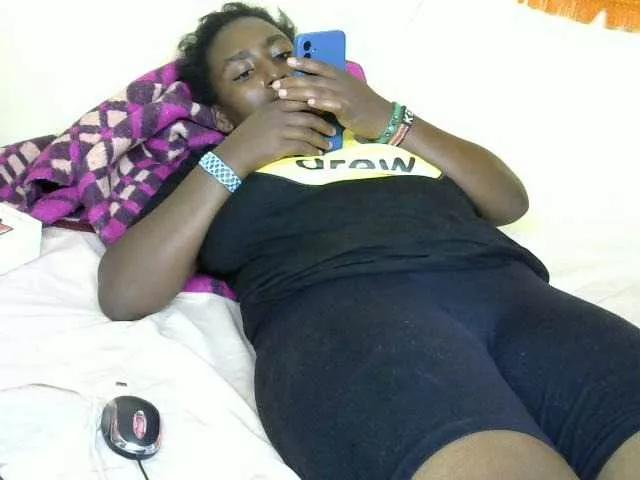 Offline Petitetessy3 on BongaCams