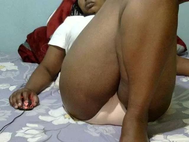 Offline Petitetessy3 on BongaCams