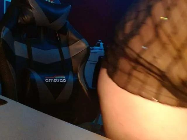 Freechat Petitoiseaucoquine on BongaCams