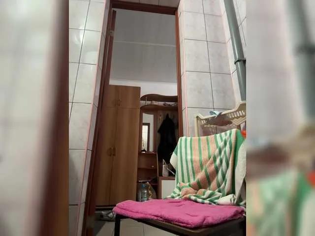 Offline Pink-Lips on BongaCams