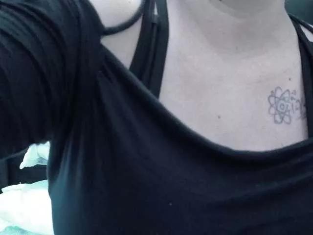 Offline playfulcurvy on BongaCams