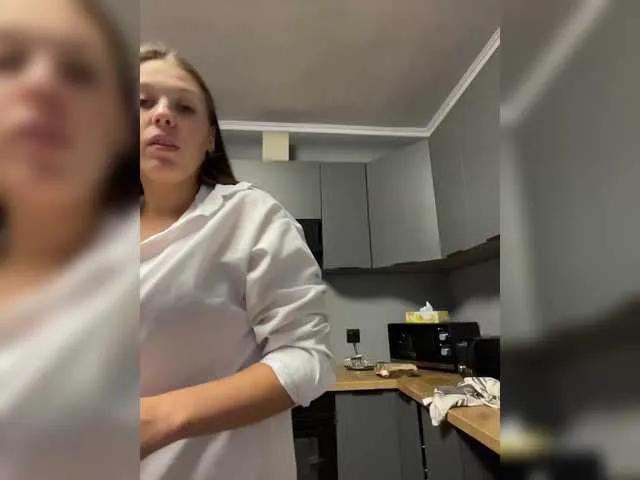 Offline Potifays on BongaCams