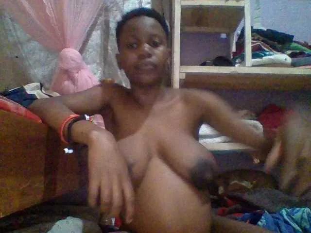 Freechat PrettyBelly on BongaCams