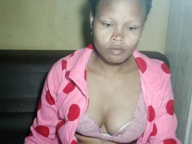 Pussy01lips on BongaCams 