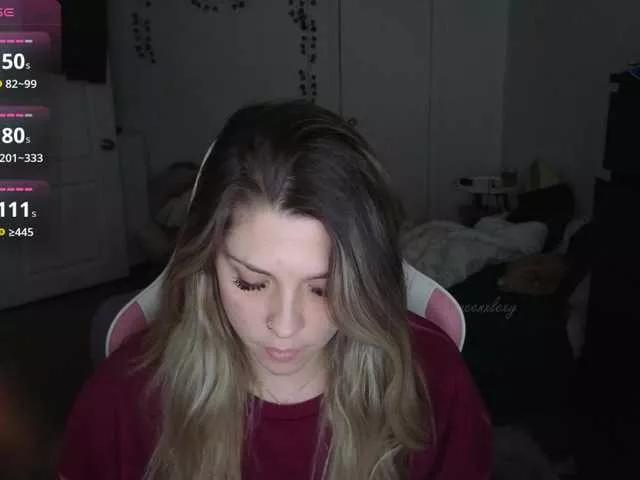 Offline queenxlexy on BongaCams