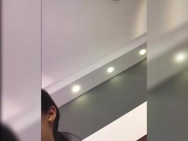 Offline RachelTomss on BongaCams