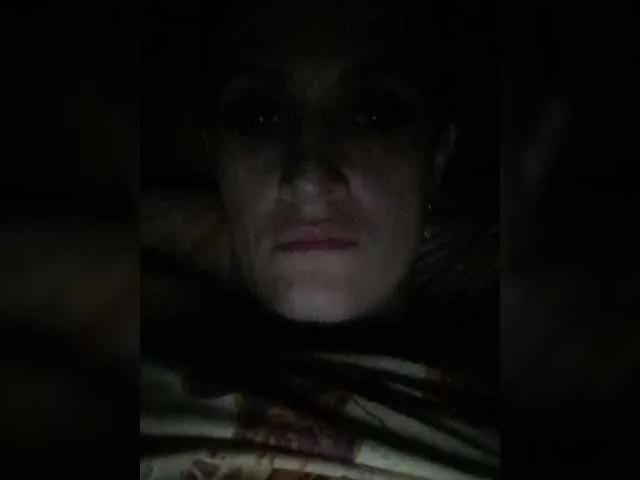 Offline Raisin on BongaCams