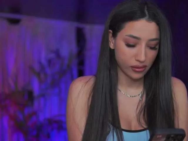 Offline RamiraRowa on BongaCams