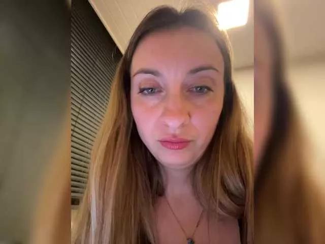 Offline RuslanaFlower on BongaCams