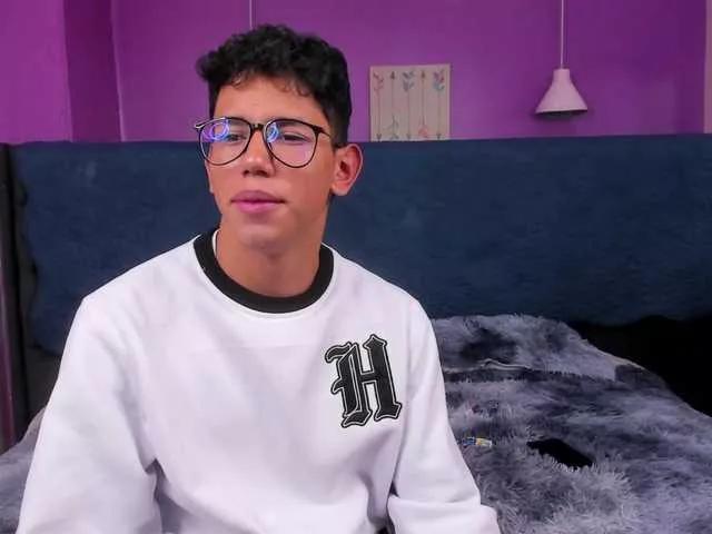 Offline RyanPricee on BongaCams