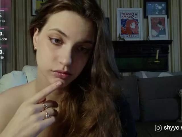 Freechat sarahsupershy on BongaCams