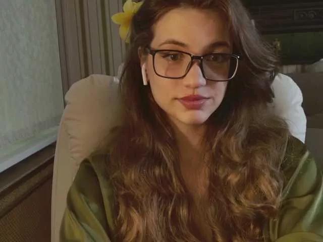 Freechat sarahsupershy on BongaCams