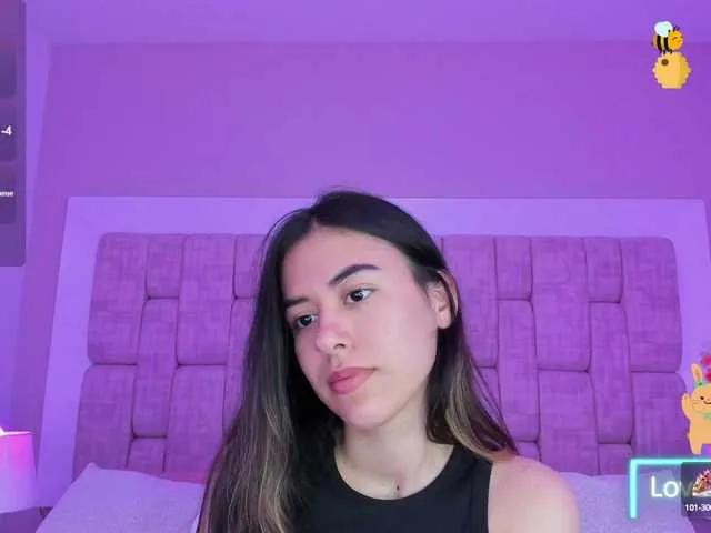 Offline SashaCollinss on BongaCams