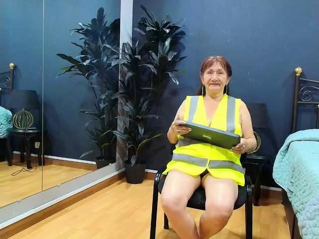 Offline Savannahh on BongaCams