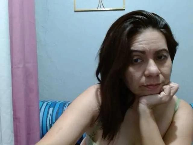 Offline Scarletteb on BongaCams