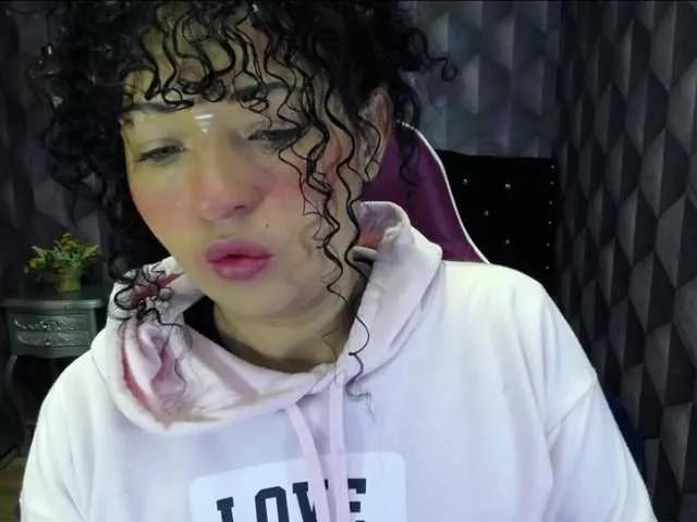 Freechat sofiacowperx on BongaCams