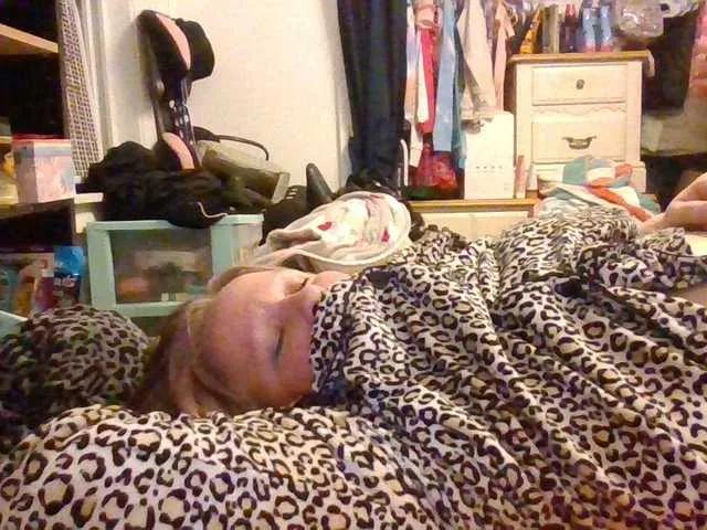 Offline starlight1983 on BongaCams