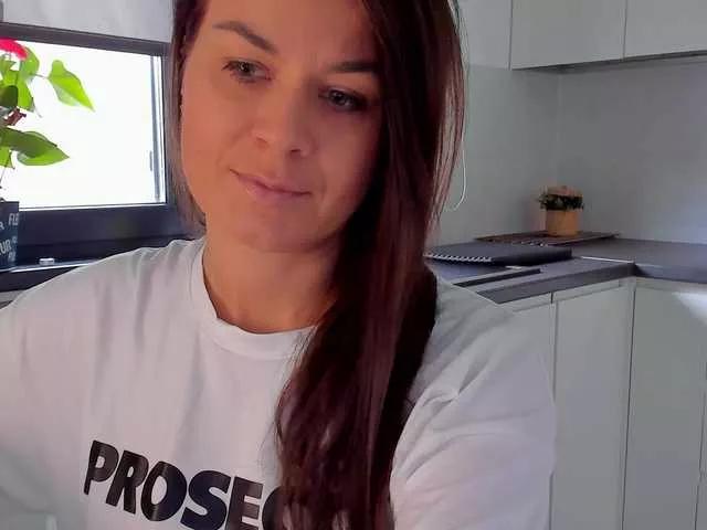 Offline SuaveGia on BongaCams