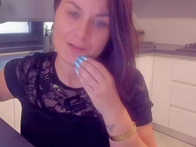 Offline SuaveGia on BongaCams