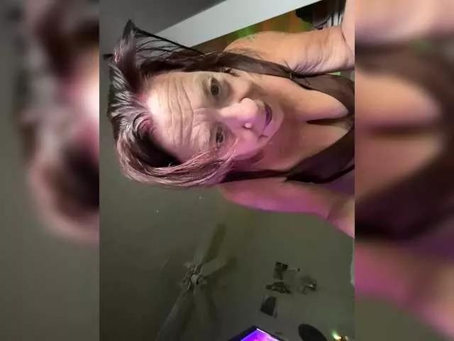 Offline Sweetnissapri on BongaCams