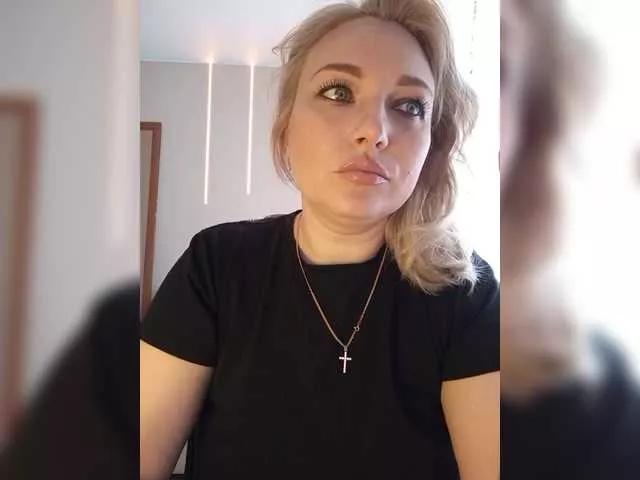 Offline Tanysha-1 on BongaCams