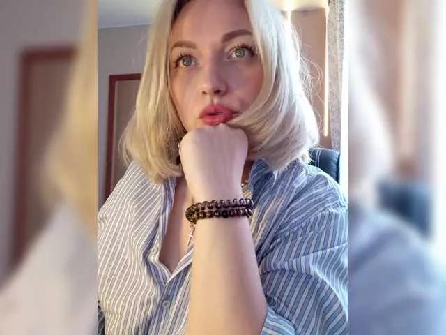 Offline Tanysha-1 on BongaCams